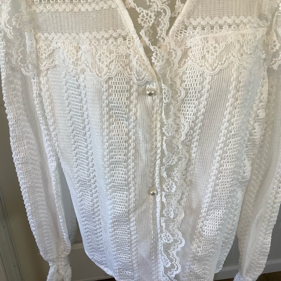 Chicme  V neck plain lace trim long sleeve shirt. Size X-Large - Picture 8 of 12